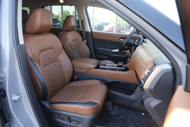 Nissan Pathfinder Vehicle Image 28