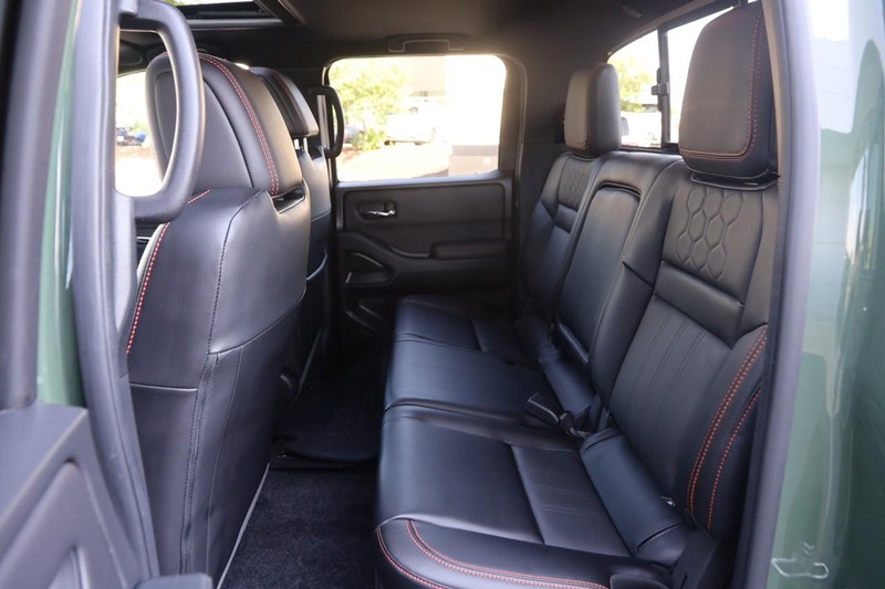 Nissan Frontier Vehicle Image 10