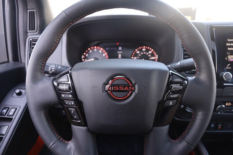 Nissan Frontier Vehicle Image 11