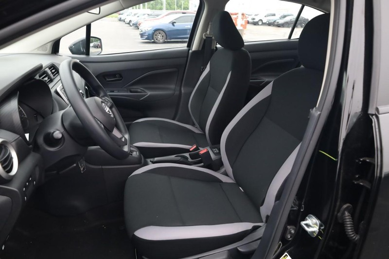 Nissan Versa Vehicle Image 08