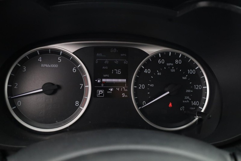 Nissan Versa Vehicle Image 18