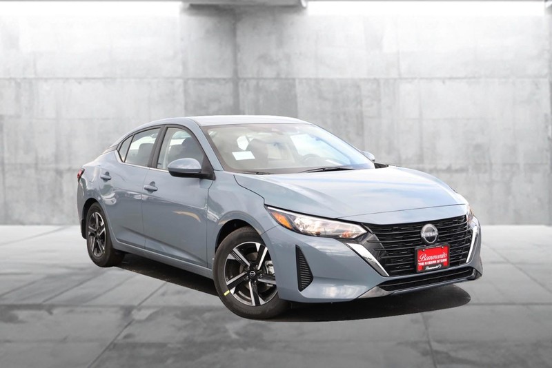 Nissan Sentra Vehicle Image 02