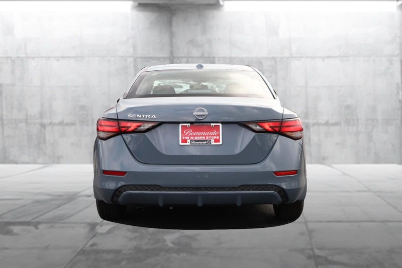 Nissan Sentra Vehicle Image 06