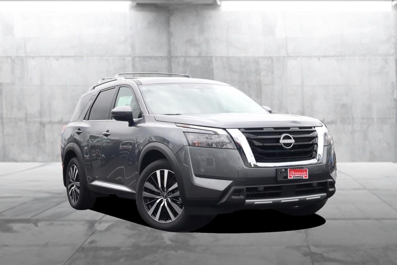 Nissan Pathfinder Vehicle Image 02