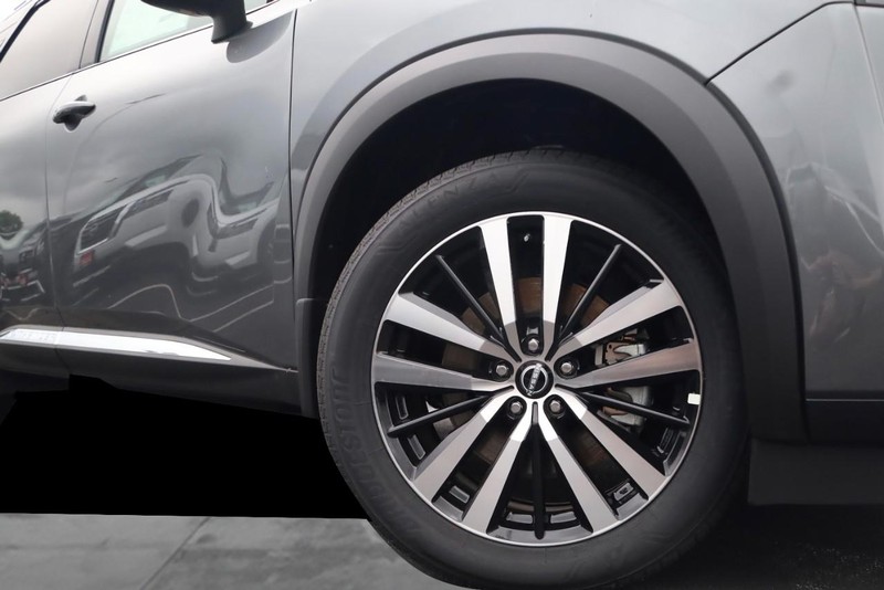 Nissan Pathfinder Vehicle Image 03