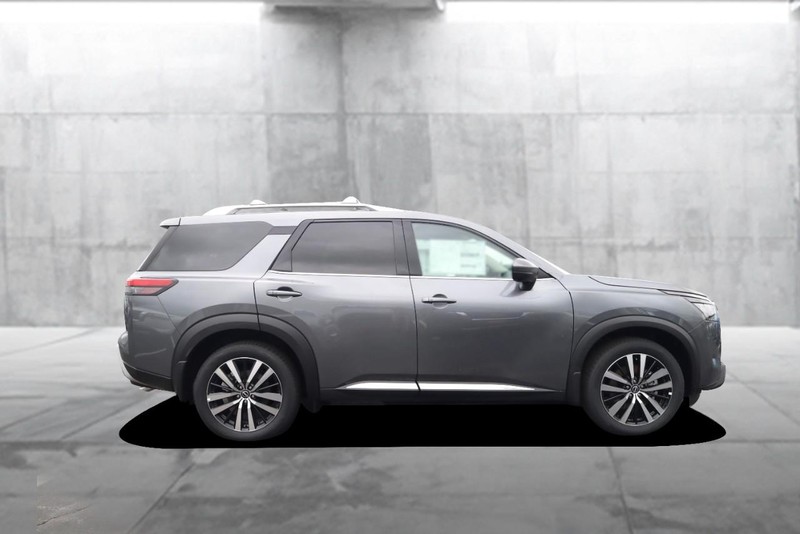 Nissan Pathfinder Vehicle Image 05