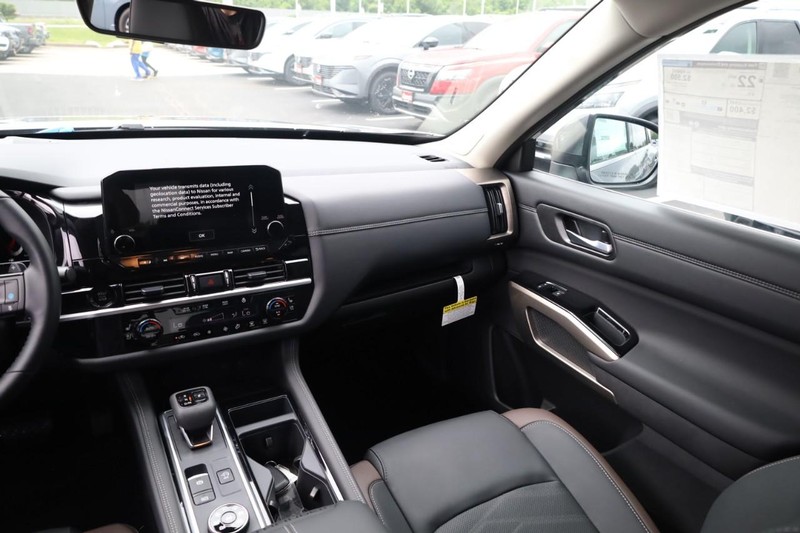 Nissan Pathfinder Vehicle Image 20
