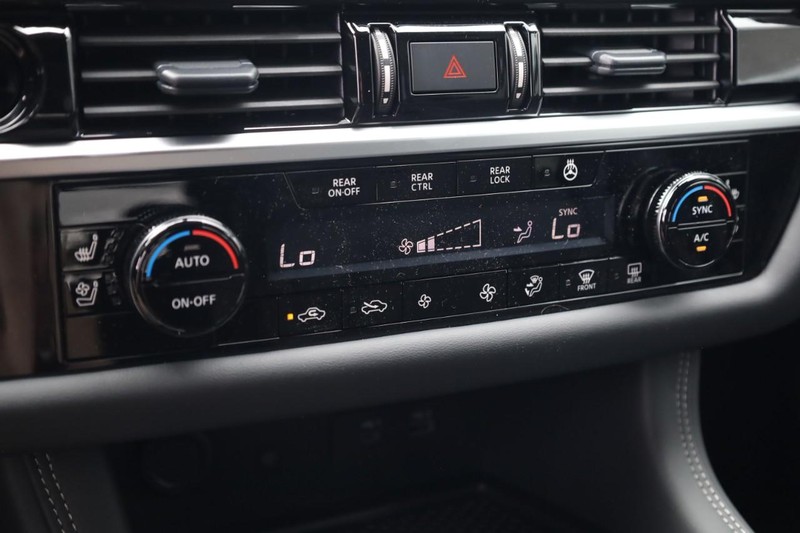 Nissan Pathfinder Vehicle Image 25