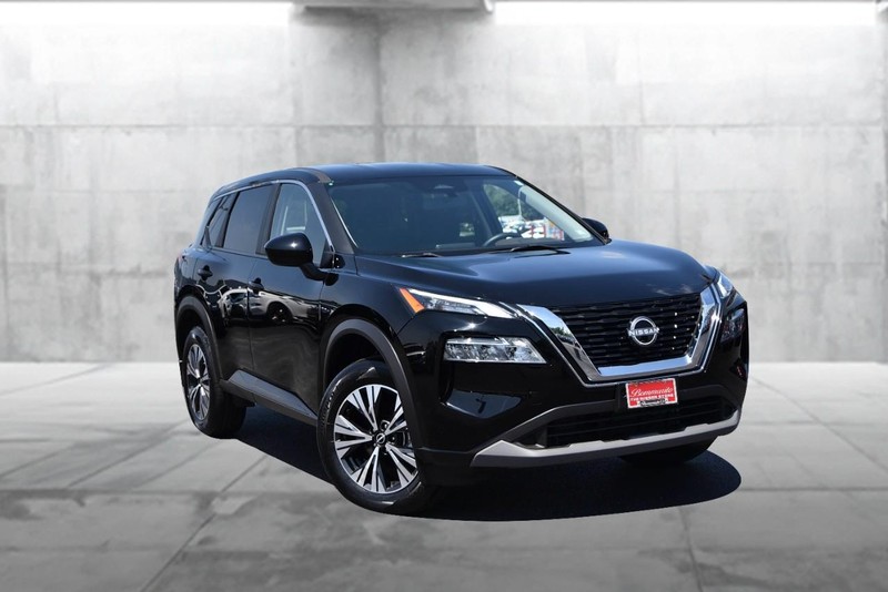 Nissan Rogue Vehicle Image 02