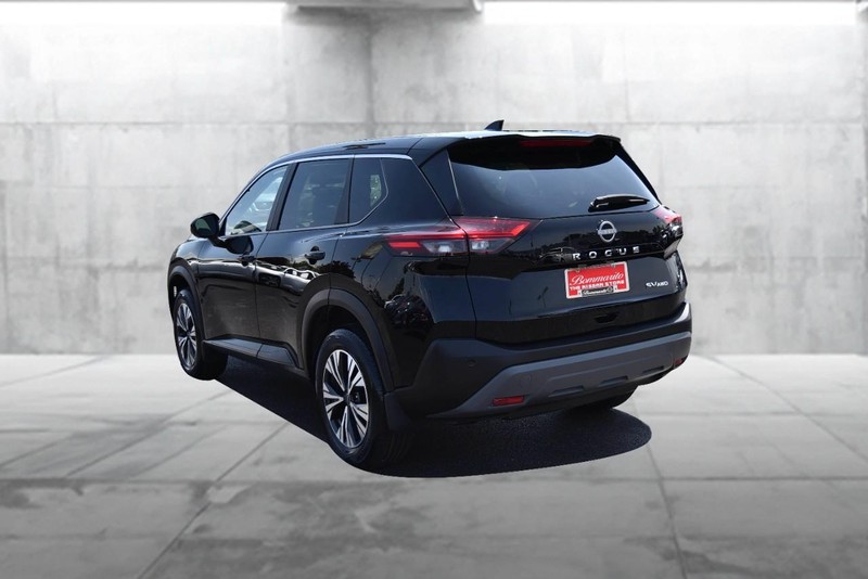 Nissan Rogue Vehicle Image 07