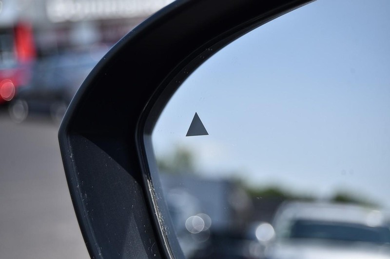 Nissan Rogue Vehicle Image 10