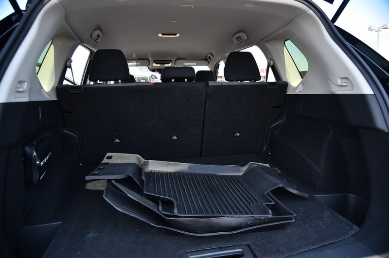 Nissan Rogue Vehicle Image 24