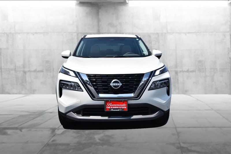 Nissan Rogue Vehicle Image 04