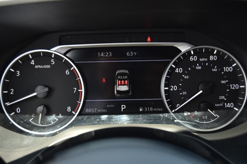 Nissan Rogue Vehicle Image 12