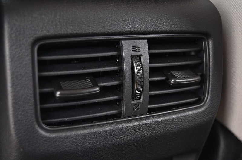 Nissan Rogue Vehicle Image 21