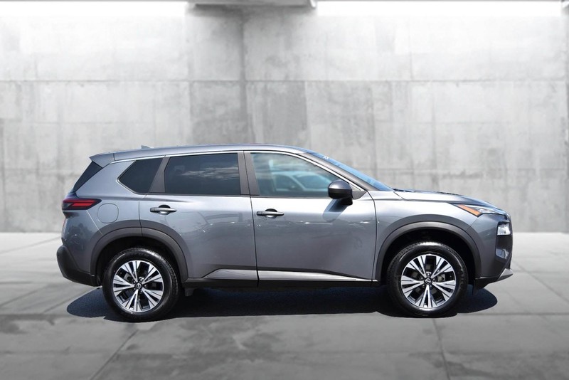Nissan Rogue Vehicle Image 05