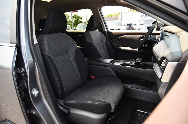 Nissan Rogue Vehicle Image 20