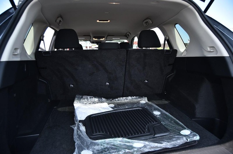 Nissan Rogue Vehicle Image 24