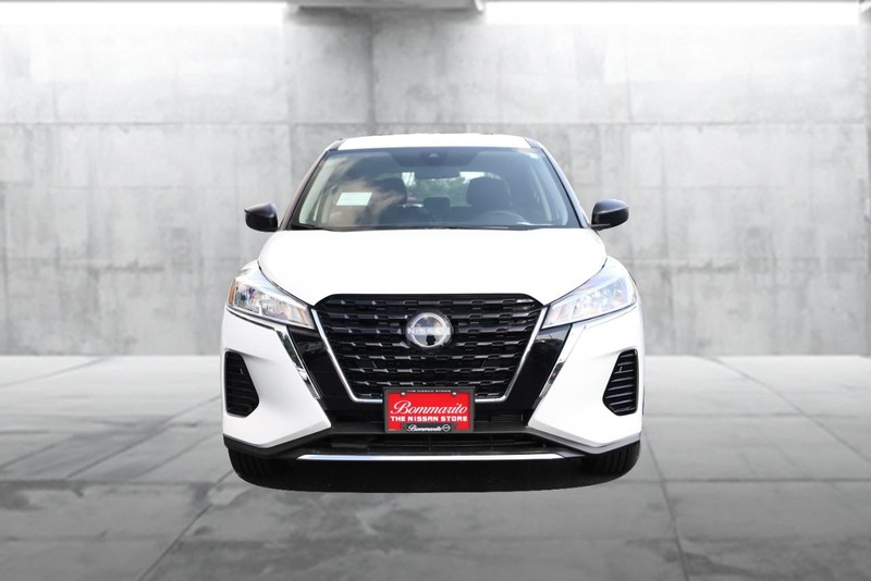 Nissan Kicks Play Vehicle Image 05