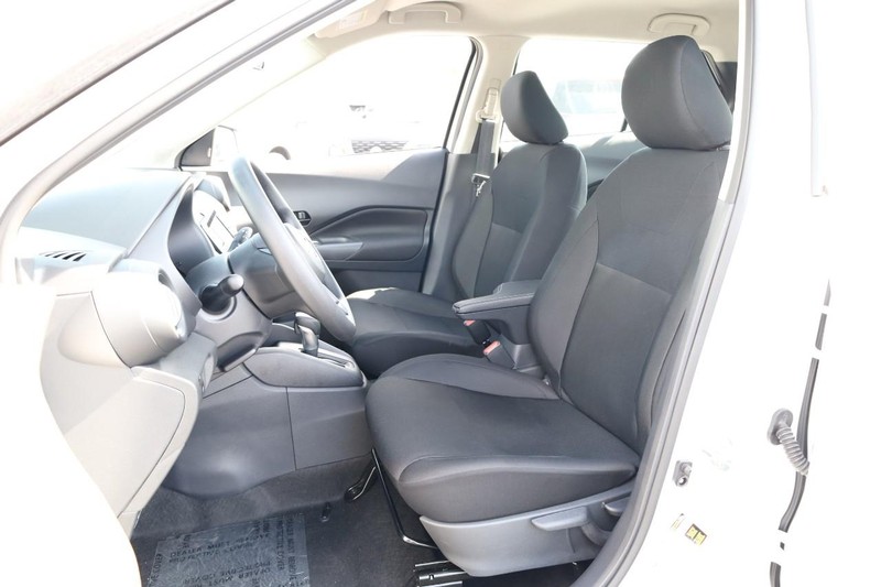 Nissan Kicks Play Vehicle Image 10
