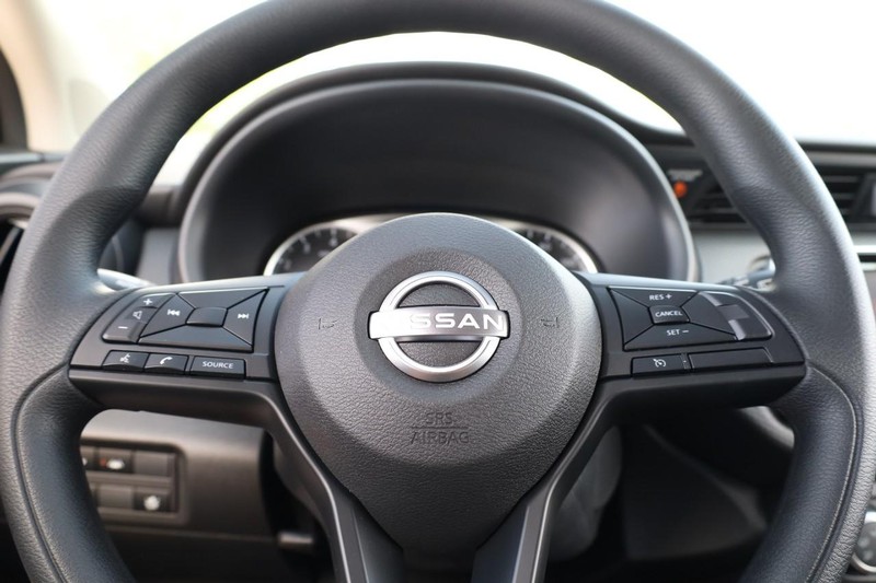 Nissan Kicks Play Vehicle Image 11