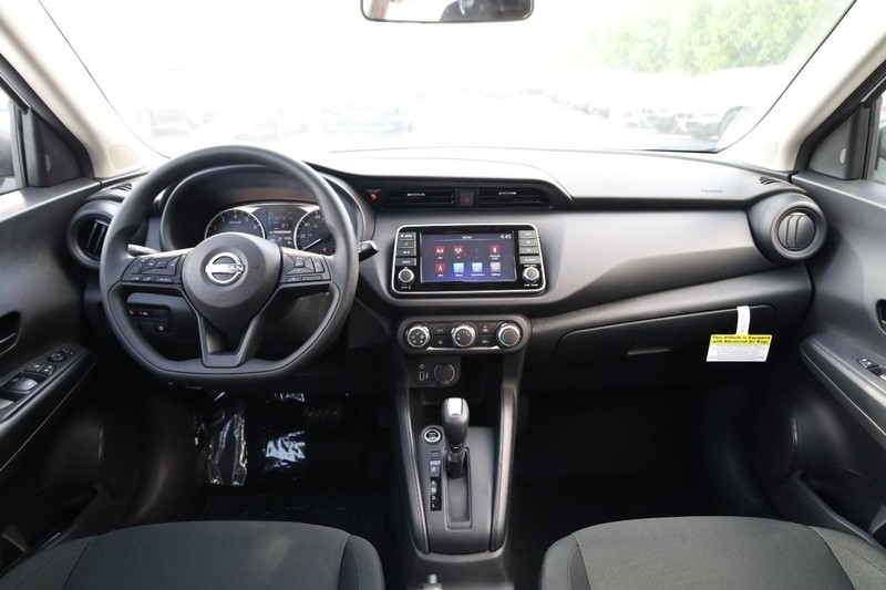 Nissan Kicks Play Vehicle Image 22