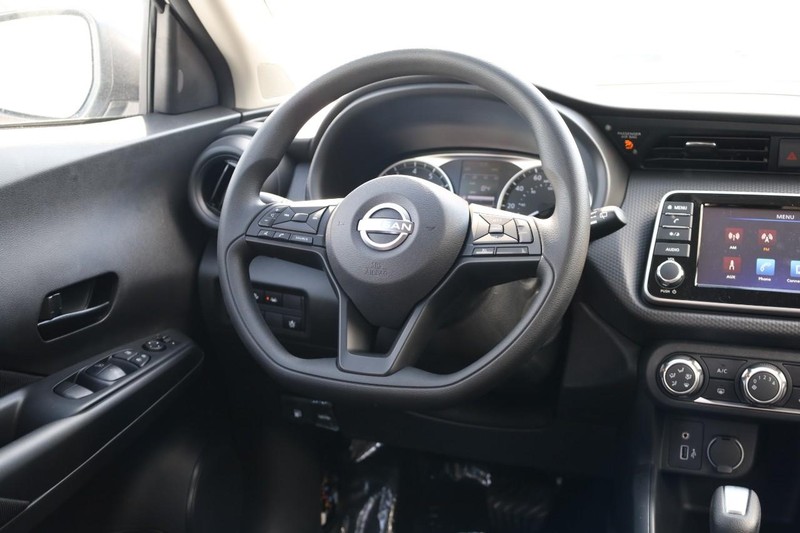 Nissan Kicks Play Vehicle Image 23