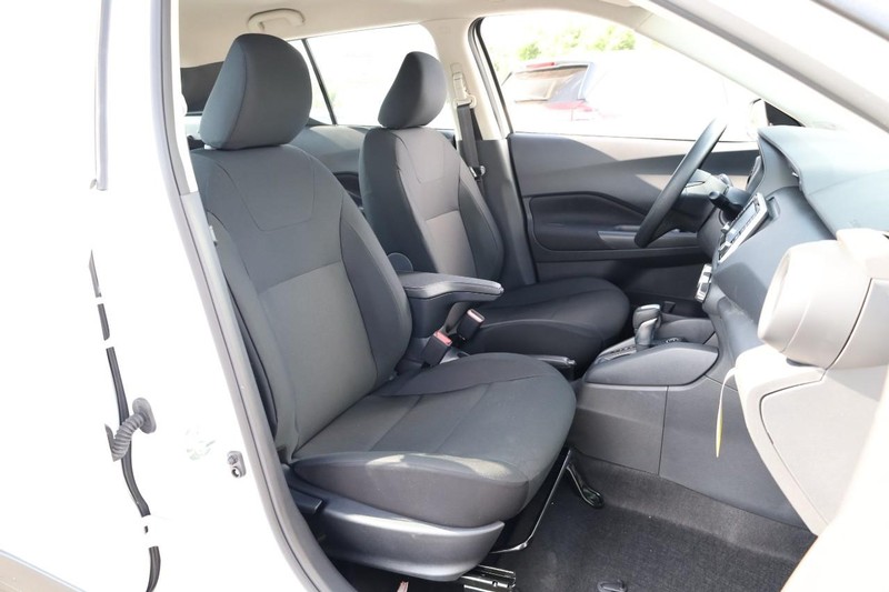 Nissan Kicks Play Vehicle Image 24