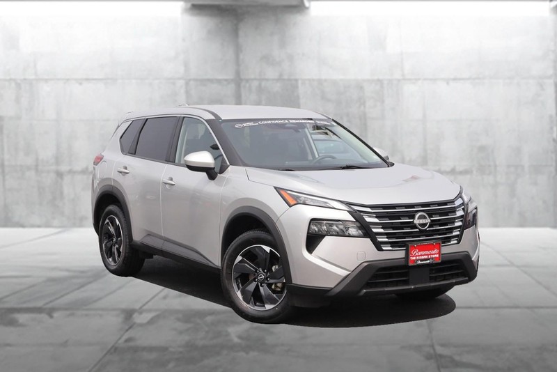 Nissan Rogue Vehicle Image 02