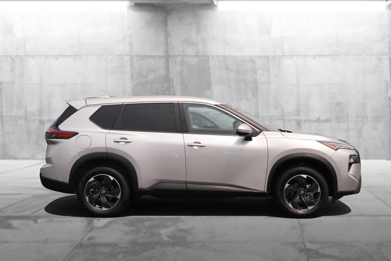 Nissan Rogue Vehicle Image 05