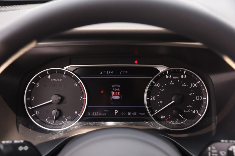Nissan Rogue Vehicle Image 14