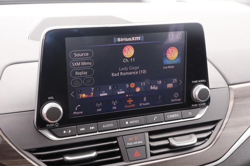 Nissan Altima Vehicle Image 14