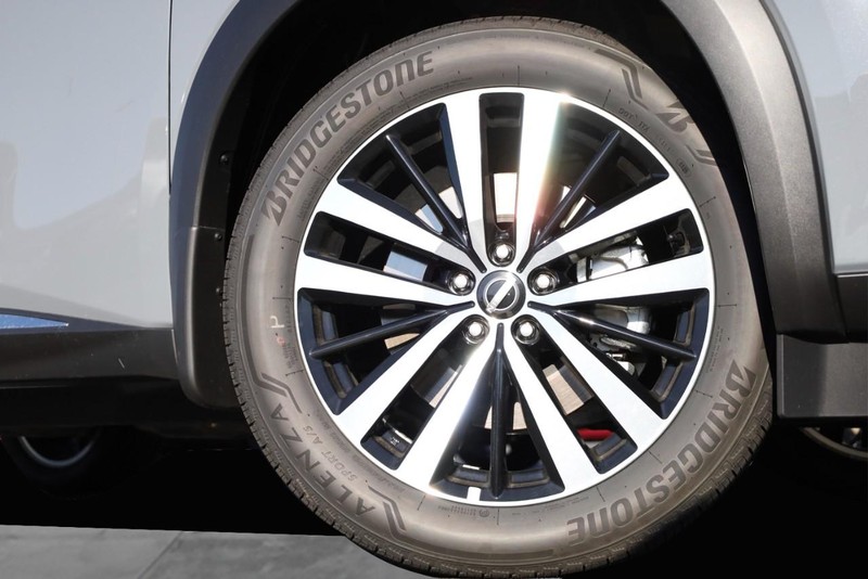 Nissan Pathfinder Vehicle Image 03