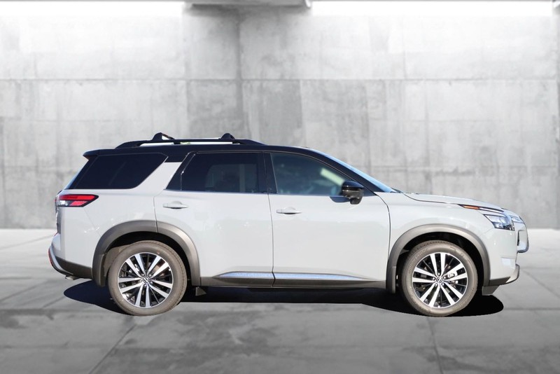 Nissan Pathfinder Vehicle Image 05
