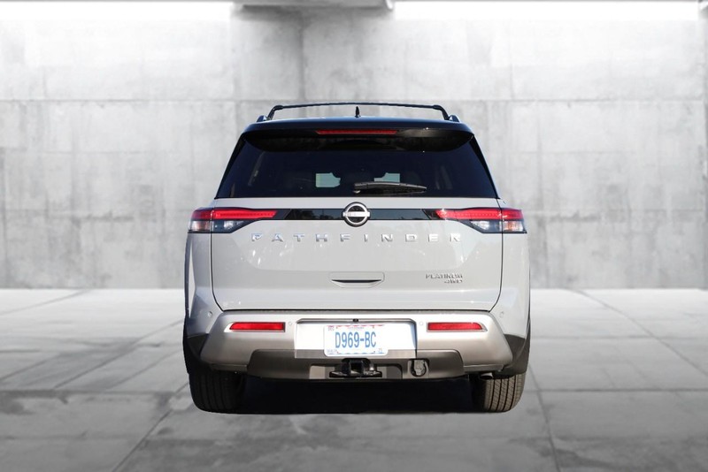 Nissan Pathfinder Vehicle Image 06