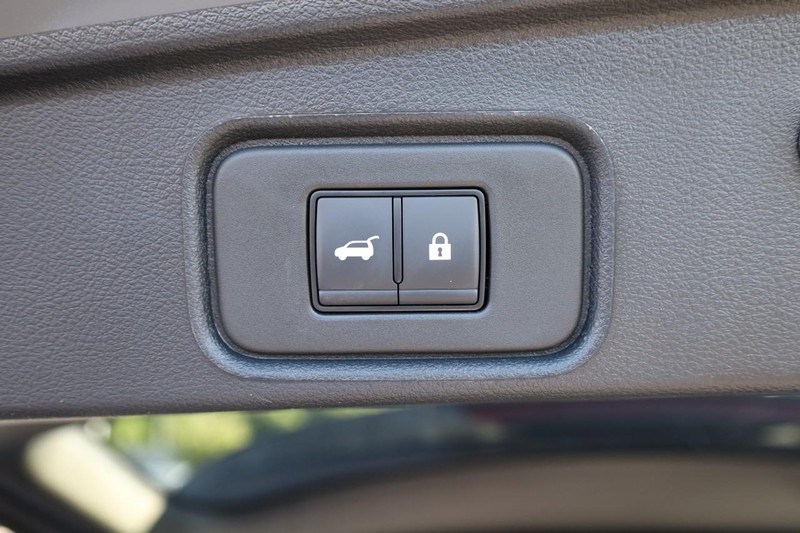 Nissan Pathfinder Vehicle Image 10