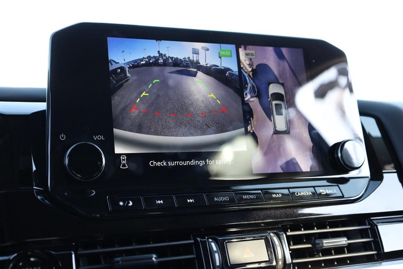 Nissan Pathfinder Vehicle Image 18