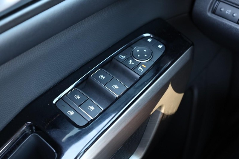 Nissan Pathfinder Vehicle Image 22