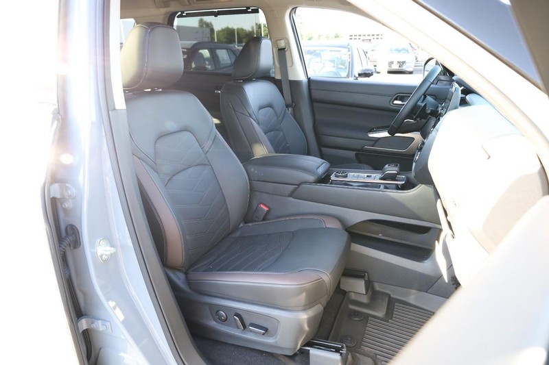 Nissan Pathfinder Vehicle Image 31