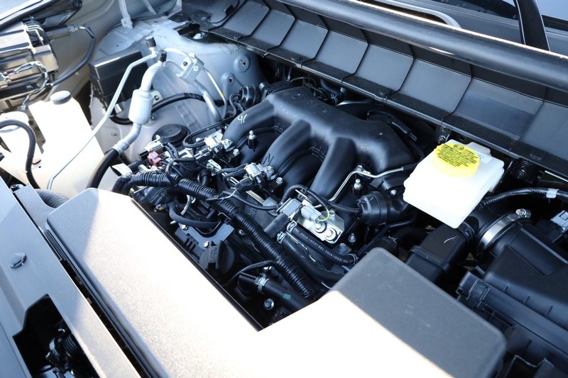 Nissan Pathfinder Vehicle Image 32