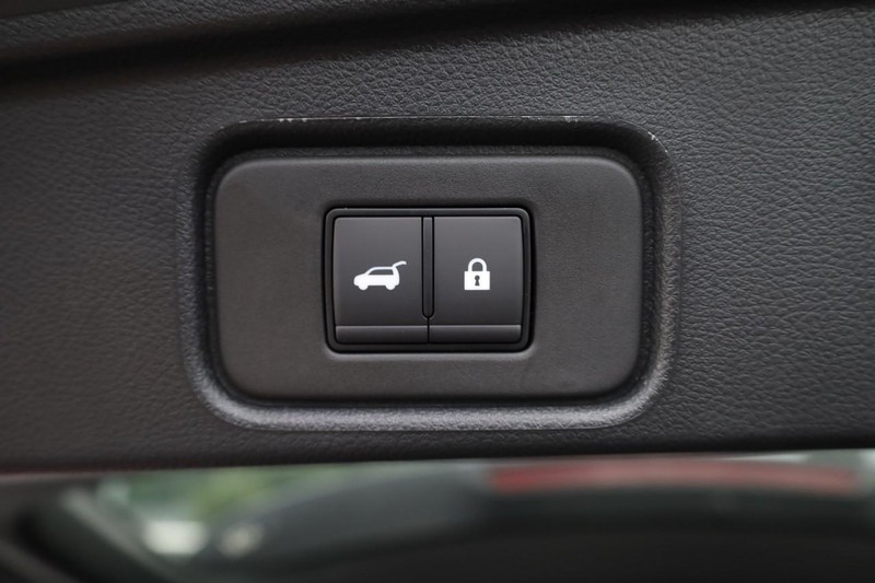 Nissan Pathfinder Vehicle Image 10