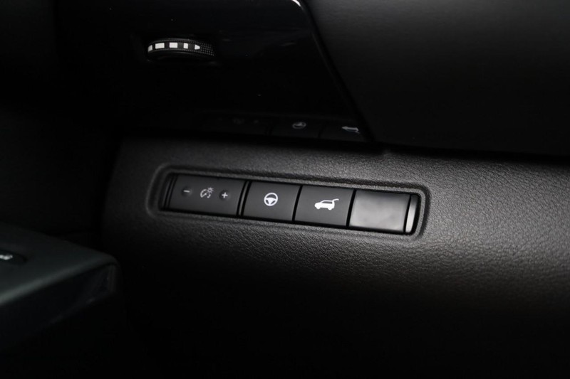 Nissan Pathfinder Vehicle Image 21