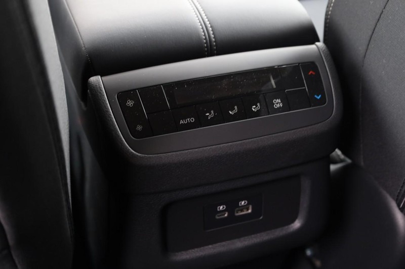 Nissan Pathfinder Vehicle Image 24