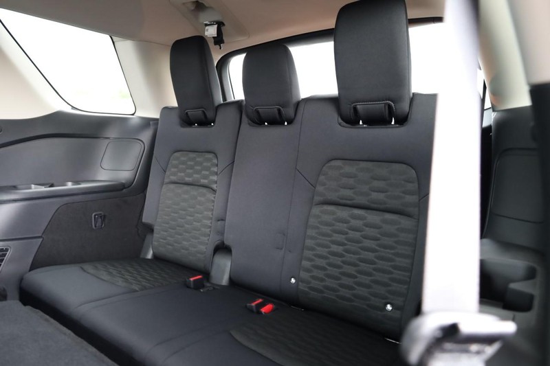 Nissan Pathfinder Vehicle Image 27