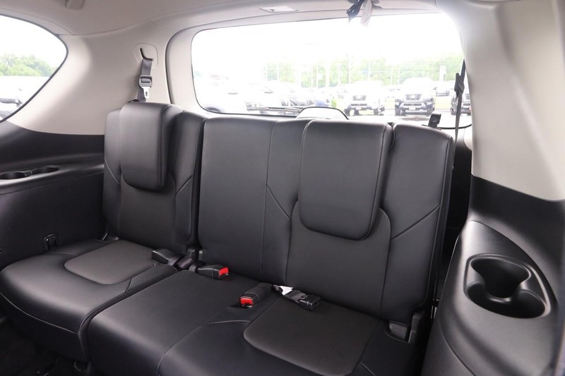 Nissan Armada Vehicle Image 10