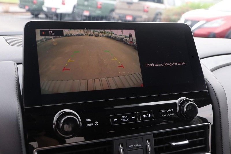 Nissan Armada Vehicle Image 17