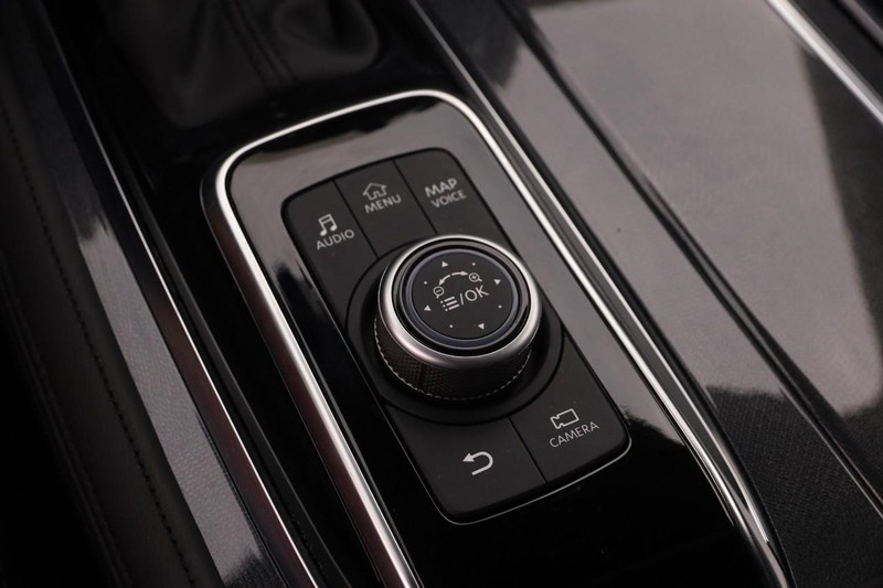 Nissan Armada Vehicle Image 20