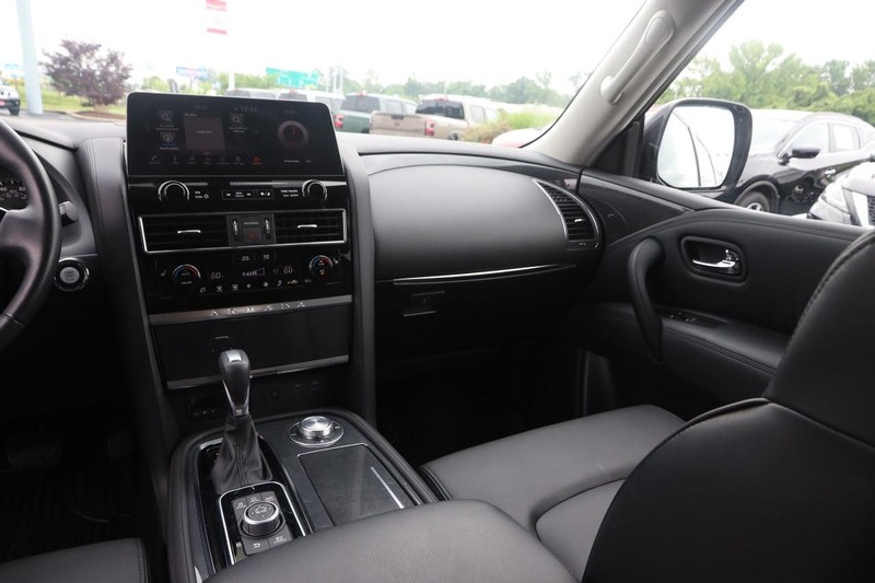 Nissan Armada Vehicle Image 25