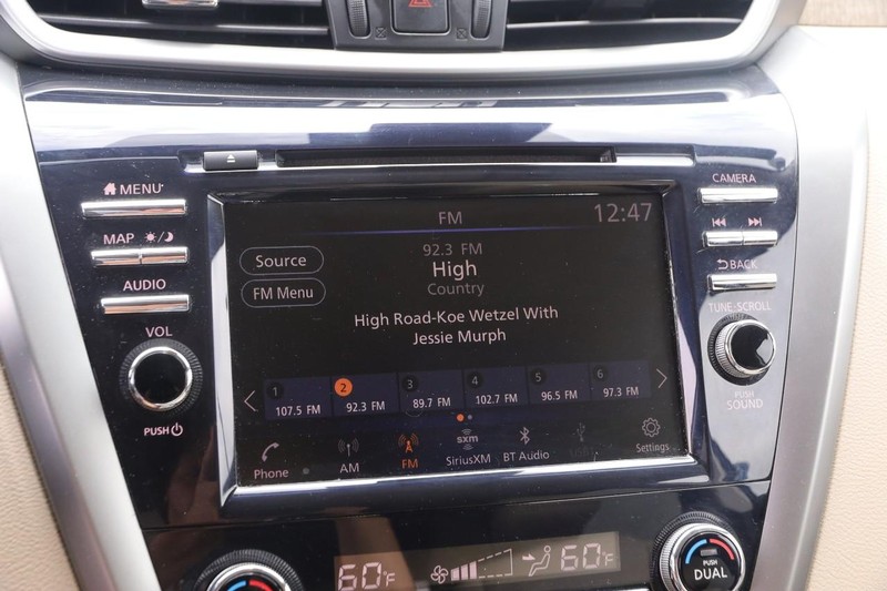 Nissan Murano Vehicle Image 17