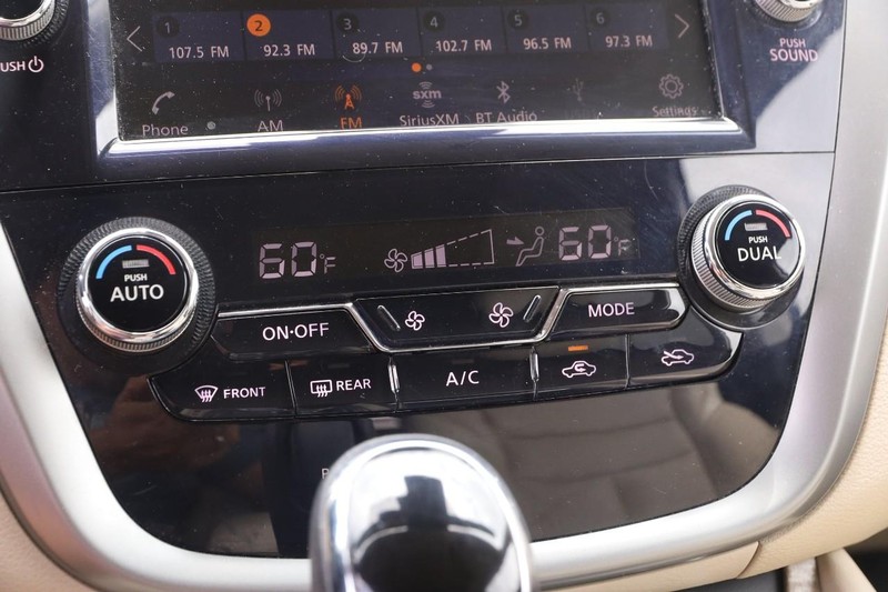 Nissan Murano Vehicle Image 19